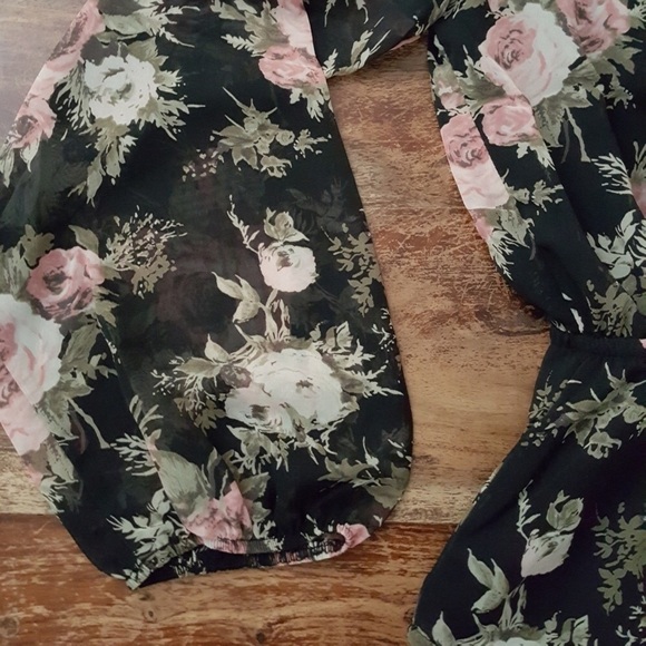 Nwt Lulu's Small Boho Black Floral Ruffled Long Sleeve Top - Picture 5 of 13